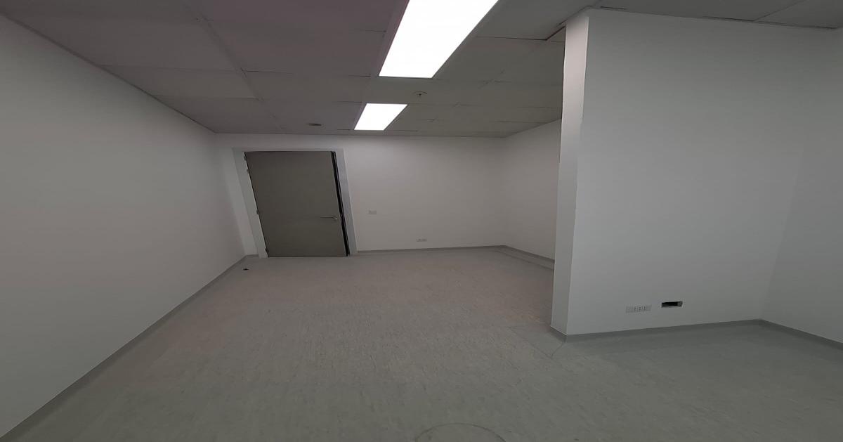 Habilitación de oficina en Hospital Exequiel González Cortés
